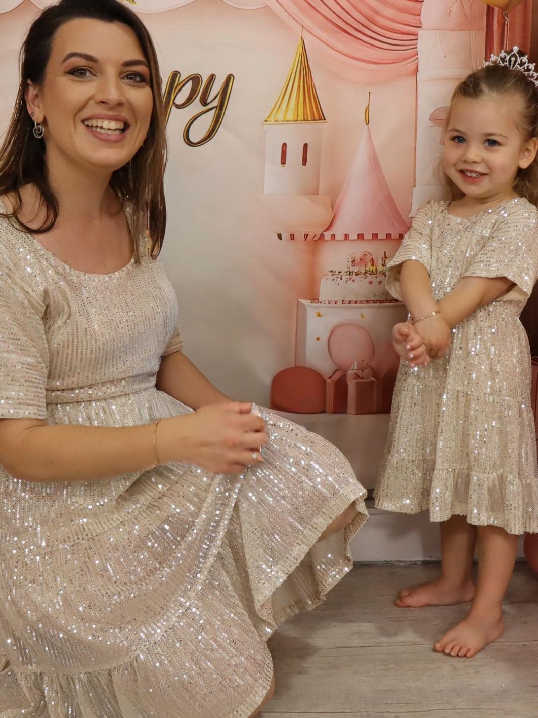 Best Mother–Daughter Matching Dresses for Family Events